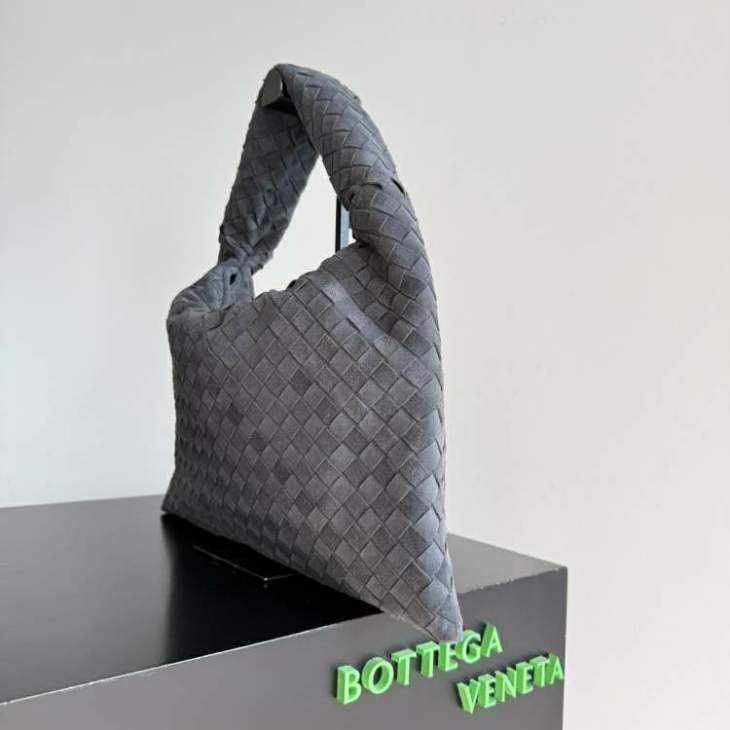 Picture of Bottega Veneta Handbags _SKUfw218395025fw